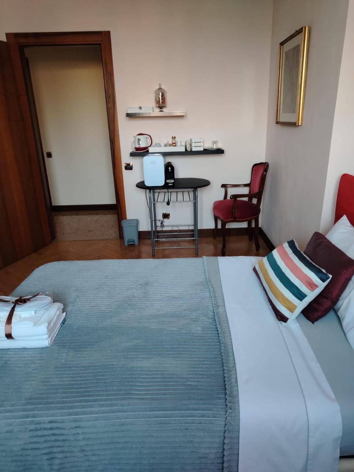 B&B Califano- 2 Leoni Verona Exterior foto